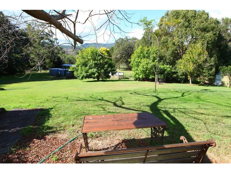 2 Coral Court, Witheren QLD 4275