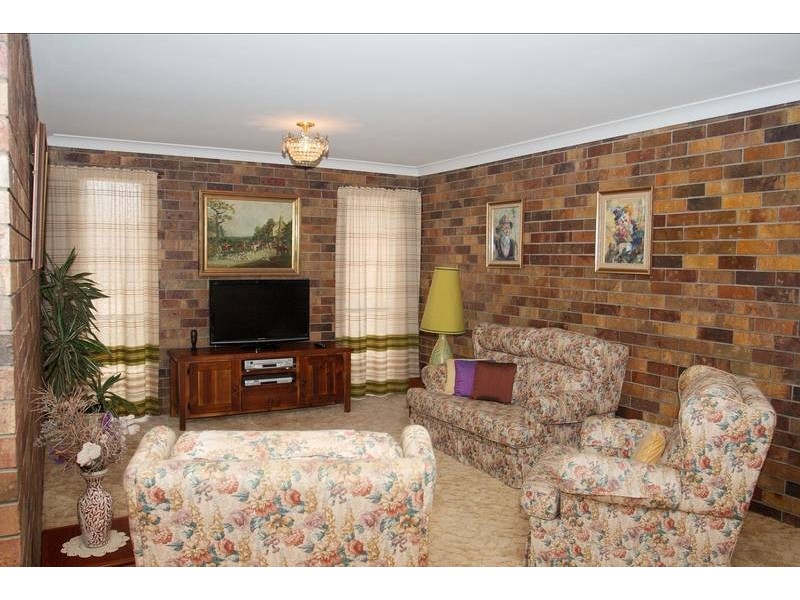 12 Nerang River Drive, Nerang QLD 4211