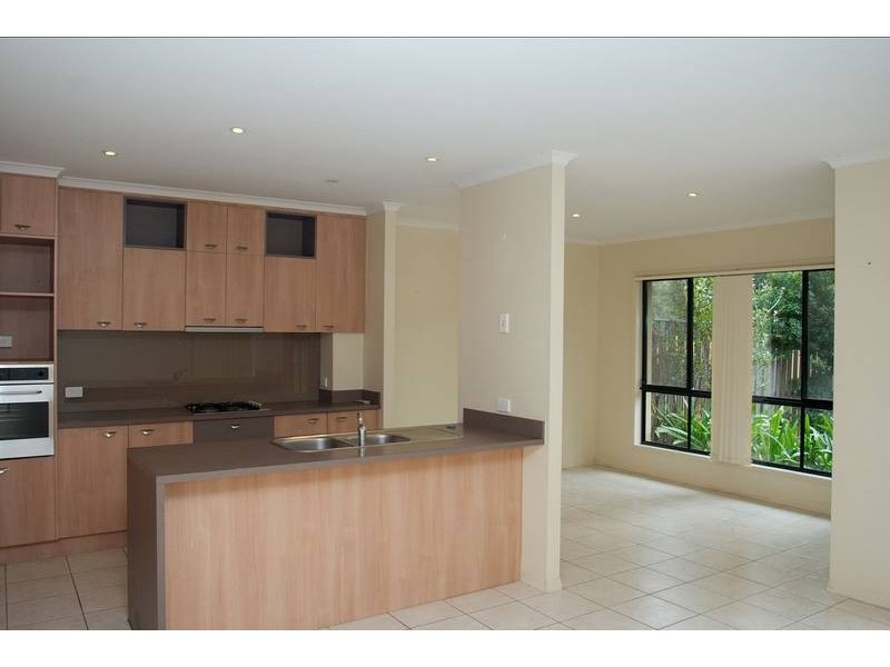 8/136 Palm Meadows Drive, Carrara QLD 4211