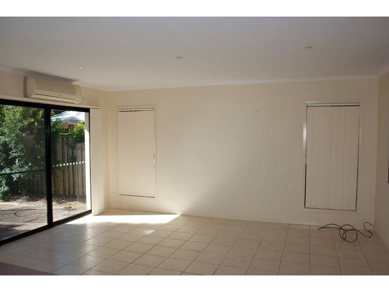 8/136 Palm Meadows Drive, Carrara QLD 4211