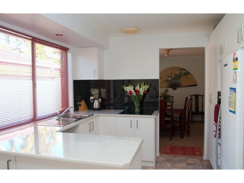 4 Garvie Place, Highland Park QLD 4211