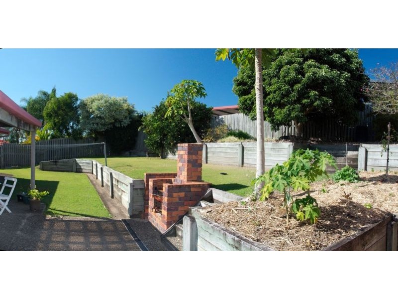 4 Garvie Place, Highland Park QLD 4211