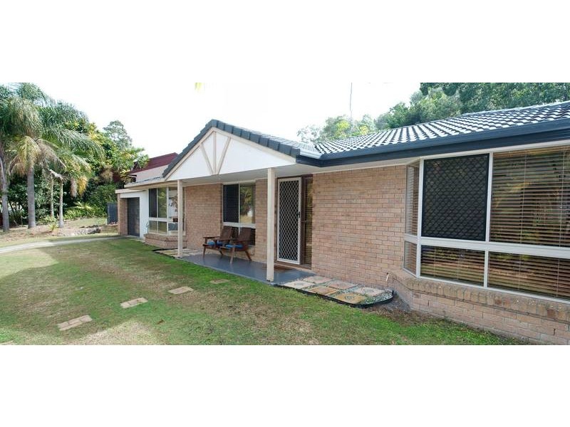 41 Renfrew Drive, Highland Park QLD 4211