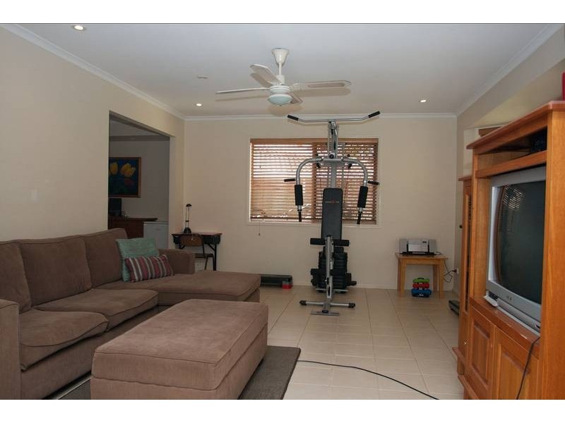 41 Renfrew Drive, Highland Park QLD 4211