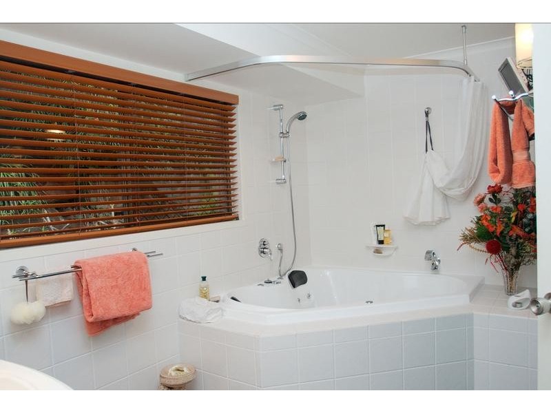 23 Explorers Way, Worongary QLD 4213