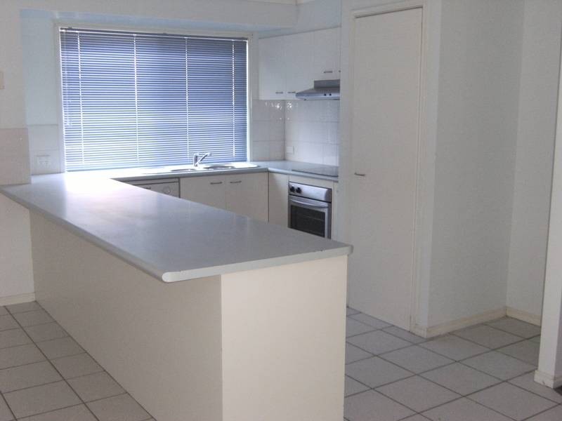 7 Henderson Rise, Pacific Pines QLD 4211
