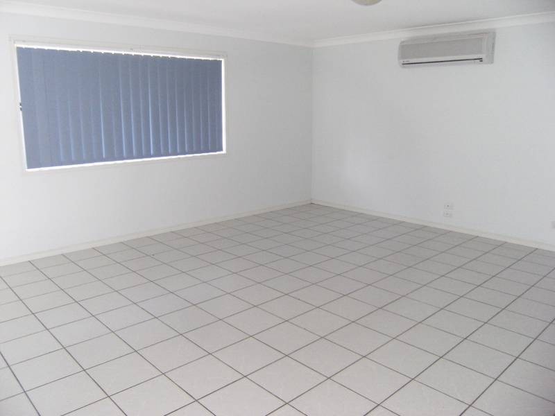 7 Henderson Rise, Pacific Pines QLD 4211
