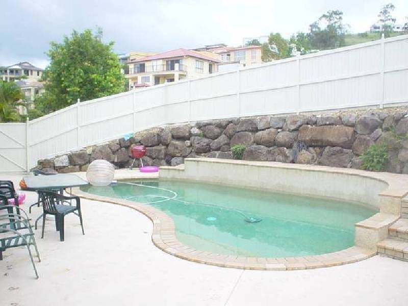 94 Armstrong Way, Highland Park QLD 4211