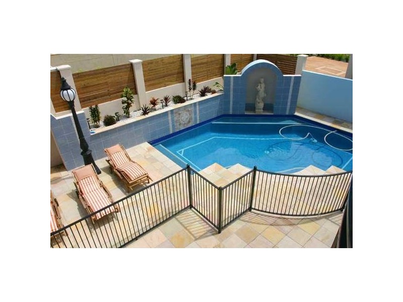 Highland Park QLD 4211