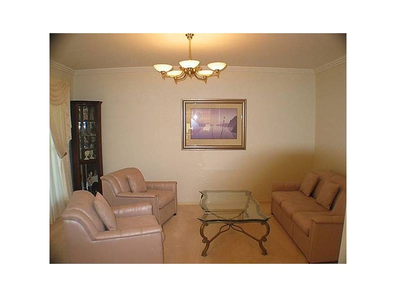 Highland Park QLD 4211