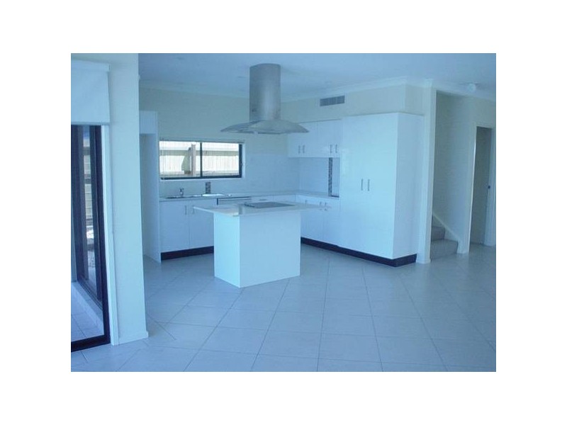 17 Zane Street, Molendinar QLD 4214