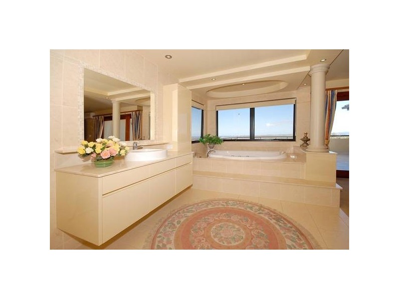 Highland Park QLD 4211