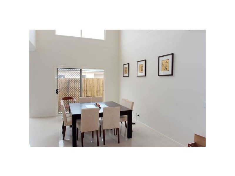 Zane Street, Molendinar QLD 4214