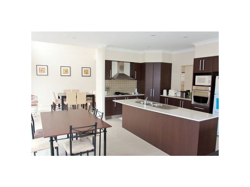 Zane Street, Molendinar QLD 4214