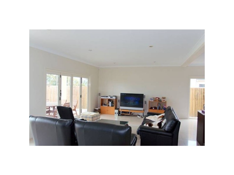 Zane Street, Molendinar QLD 4214