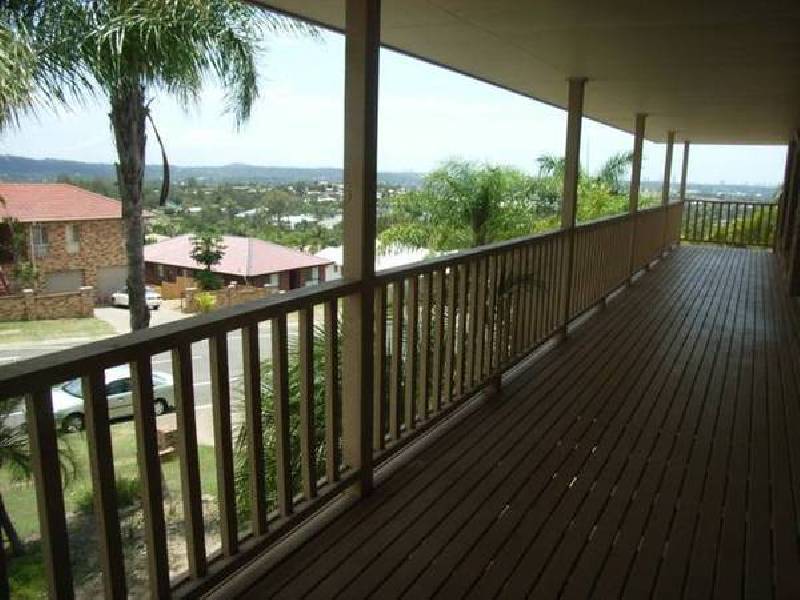 32 Kincaid Drive, Highland Park QLD 4211