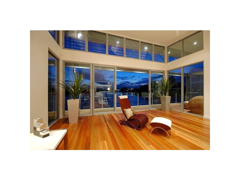 Chevron Island QLD 4217