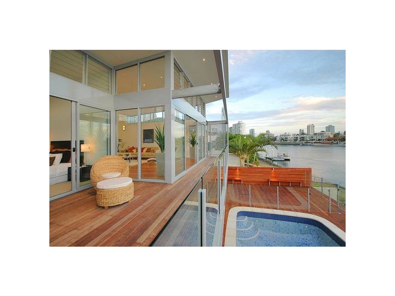 Chevron Island QLD 4217