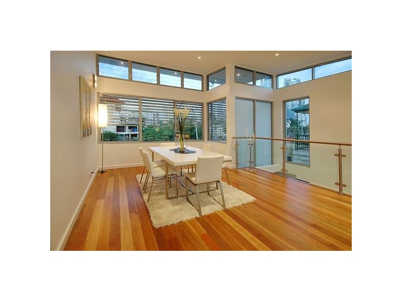 Chevron Island QLD 4217