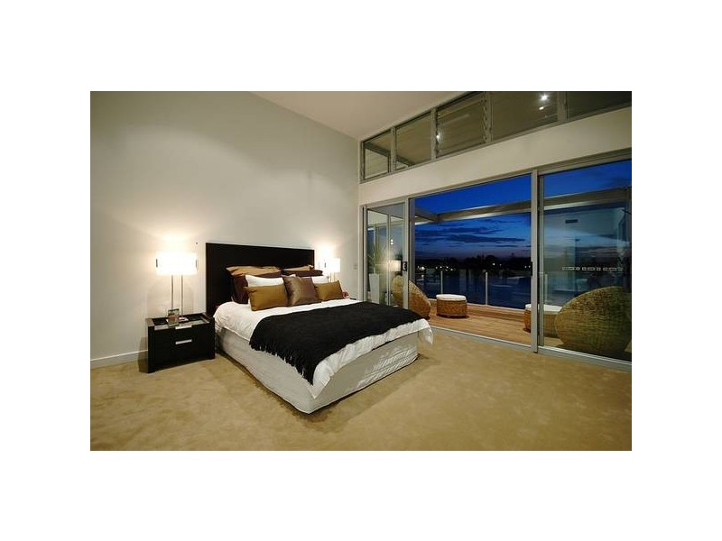 Chevron Island QLD 4217