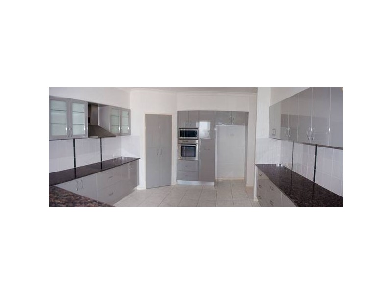 Highland Park QLD 4211