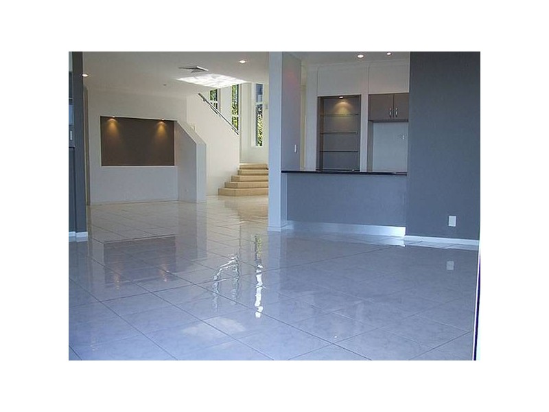 Highland Park QLD 4211