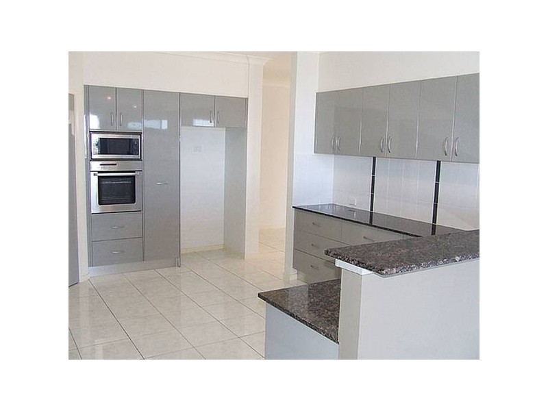 Highland Park QLD 4211