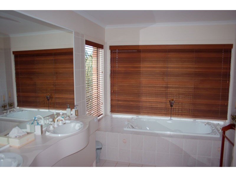 Highland Park QLD 4211