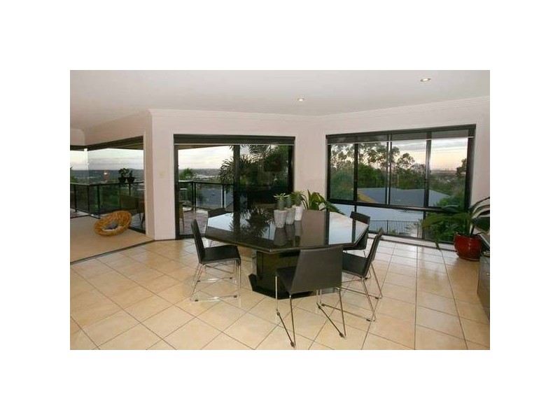 Highland Park QLD 4211