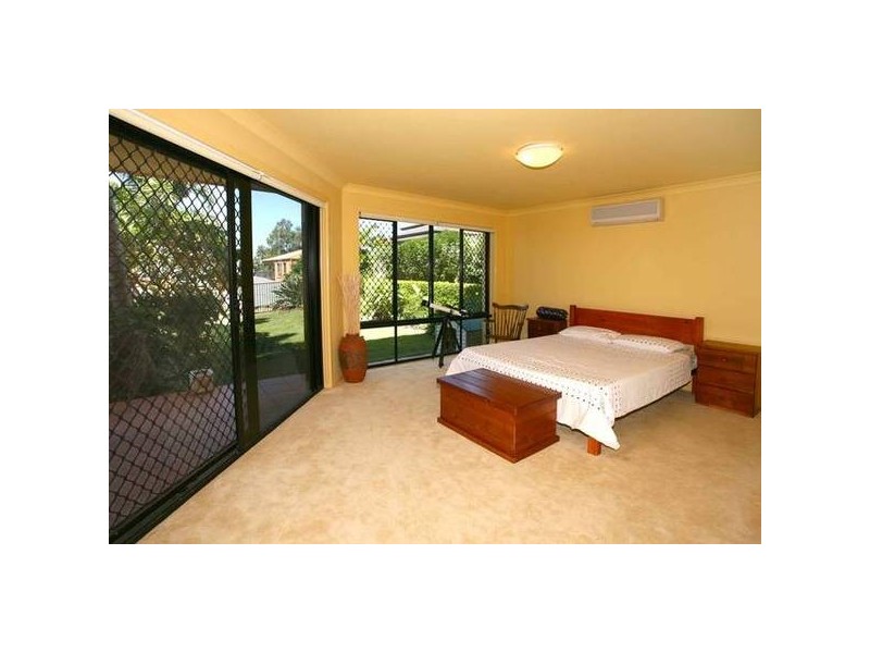 Highland Park QLD 4211