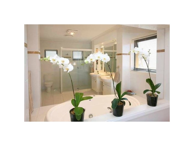 Highland Park QLD 4211