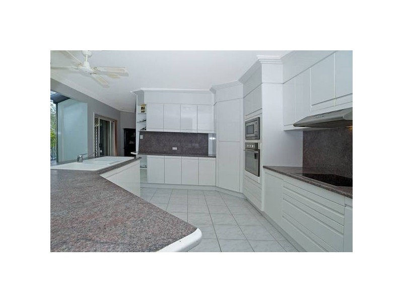 Highland Park QLD 4211