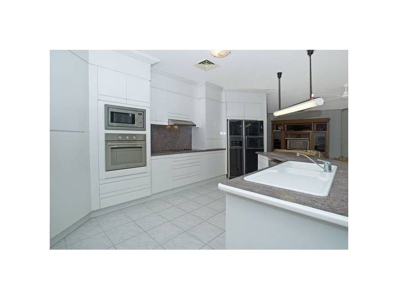 Highland Park QLD 4211