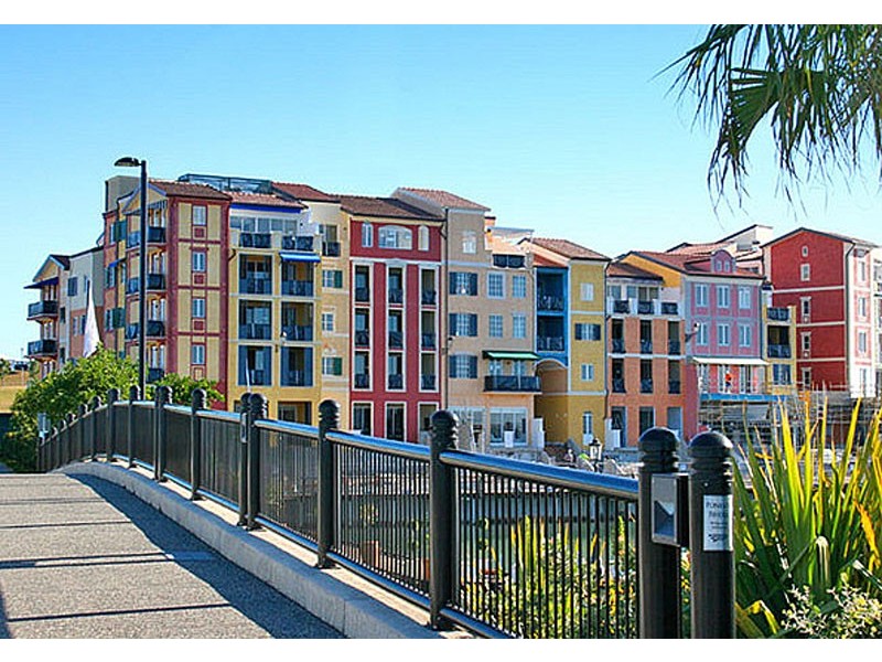 3027 The Boulevarde, Carrara QLD 4211