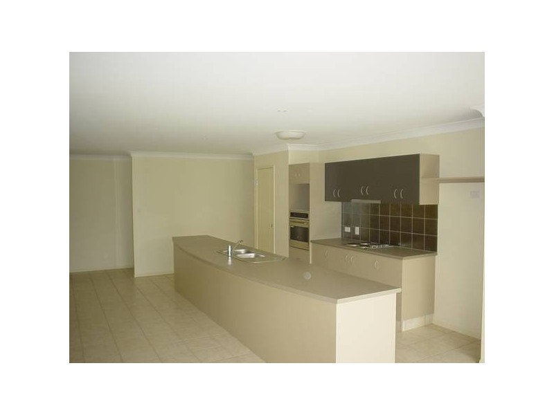 12 Hemes Close, Pacific Pines QLD 4211