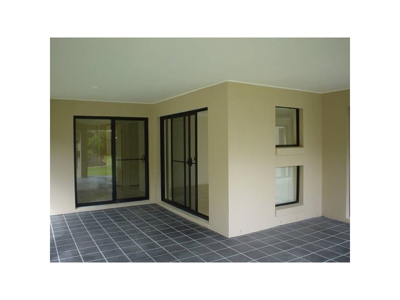 12 Hemes Close, Pacific Pines QLD 4211