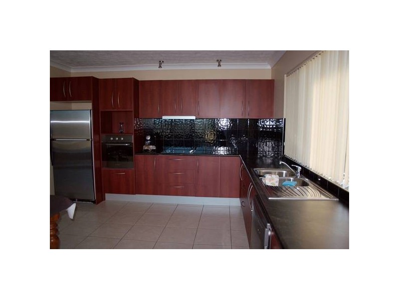 Highland Park QLD 4211