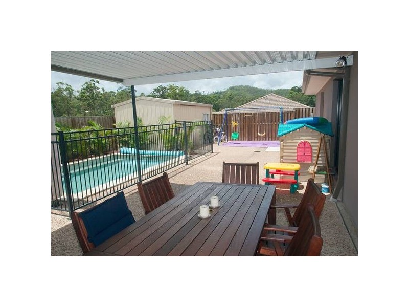 6 Abbey Rose Way, Highland Park QLD 4211