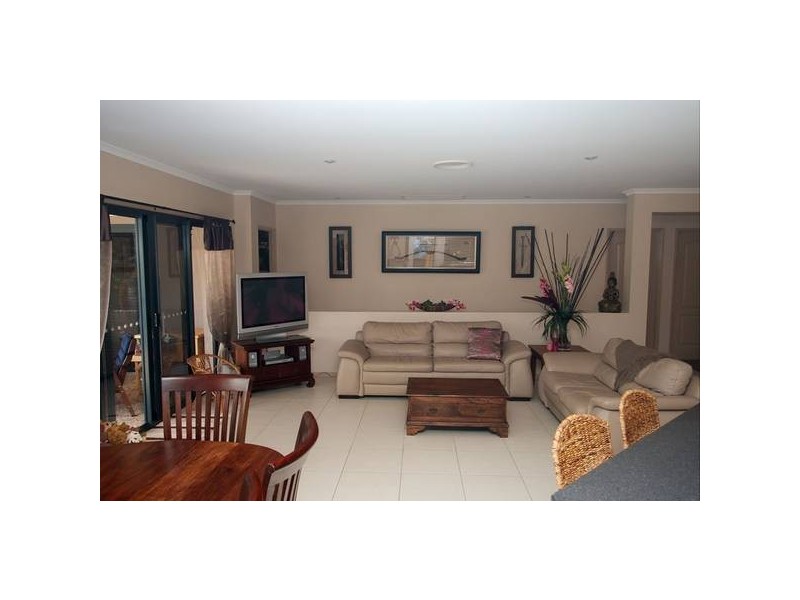 6 Abbey Rose Way, Highland Park QLD 4211