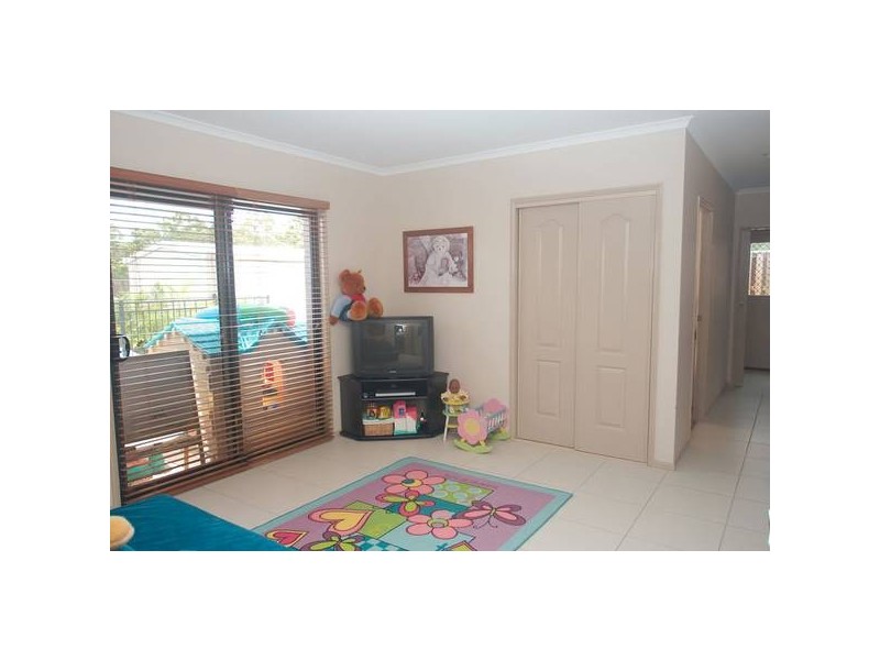 6 Abbey Rose Way, Highland Park QLD 4211