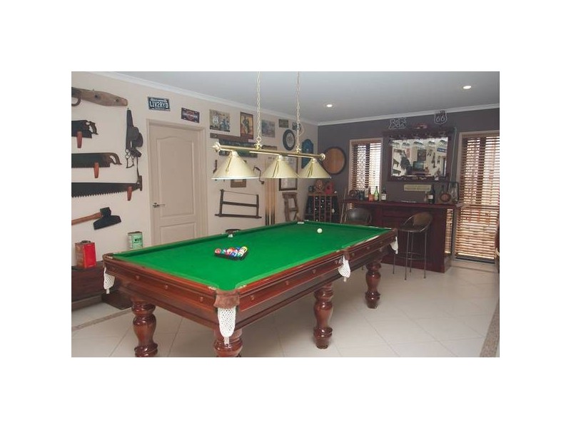 6 Abbey Rose Way, Highland Park QLD 4211