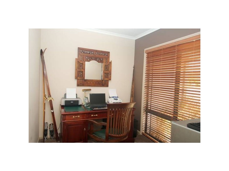 6 Abbey Rose Way, Highland Park QLD 4211