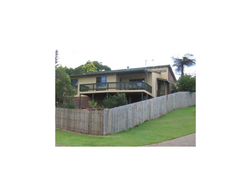 2 Treasure Court, Carrara QLD 4211