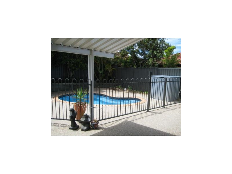 2 Treasure Court, Carrara QLD 4211