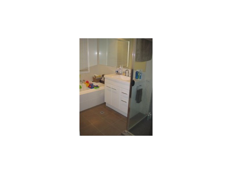 2 Treasure Court, Carrara QLD 4211