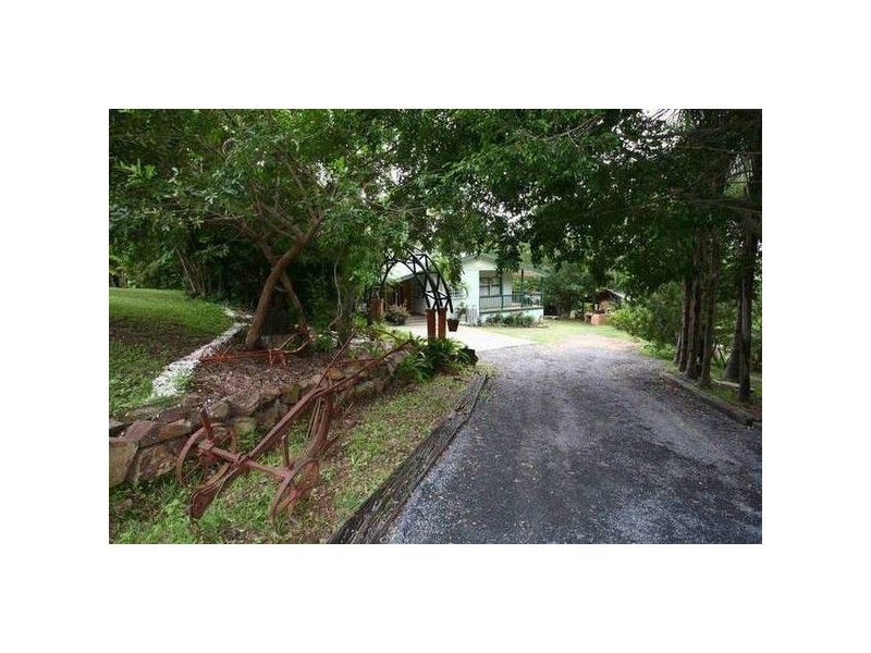 162 Henri Robert Drive, Clagiraba QLD 4211