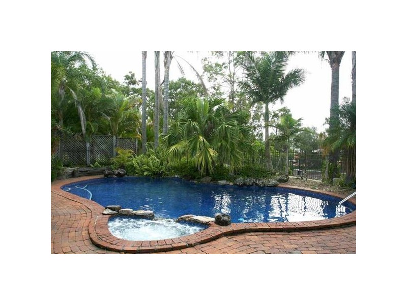 Highland Park QLD 4211