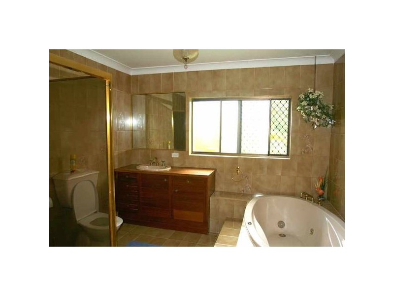 Highland Park QLD 4211