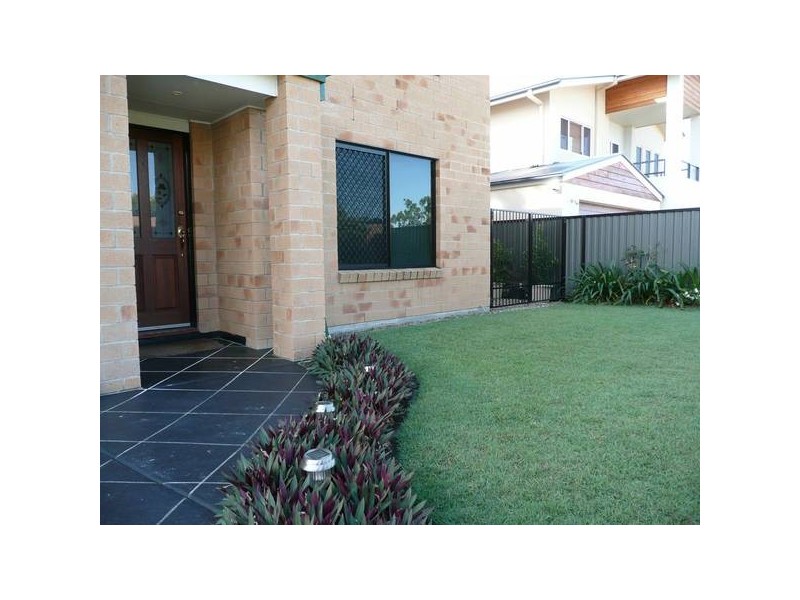 Highland Park QLD 4211