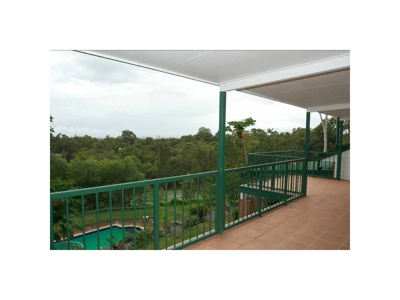 Gaven QLD 4211